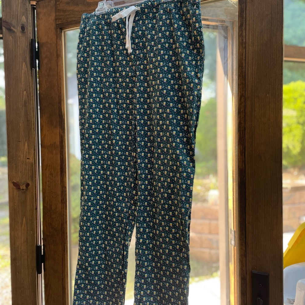 Vineyard Vines Women’s loungewear. Size Large